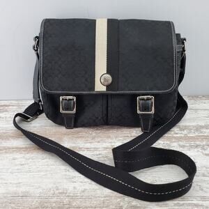 Coach F70182 Signature Voyager Messenger Bag